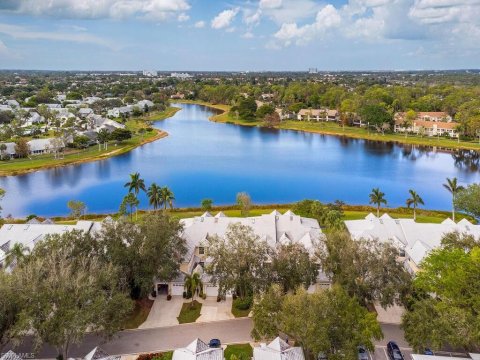 Kings Lake Naples Florida Condos for Sale