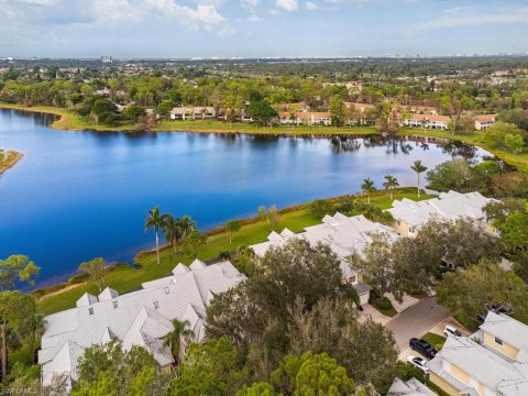 Kings Lake Naples Florida Condos for Sale