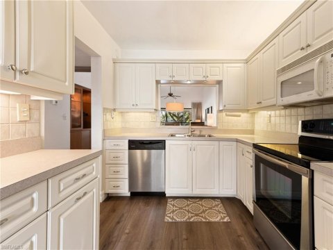 Kings Lake Naples Florida Condos for Sale