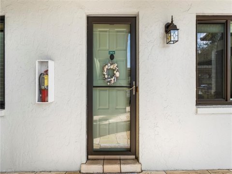 Kings Lake Naples Florida Condos for Sale