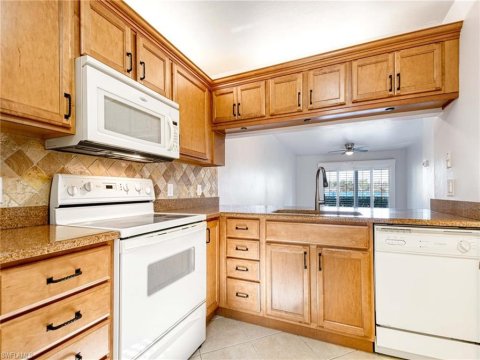 Kings Lake Naples Florida Condos for Sale