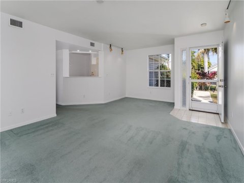 Kings Lake Naples Florida Condos for Sale