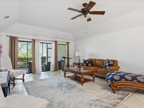 Kings Lake Naples Florida Condos for Sale