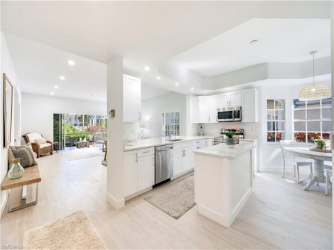 Kings Lake Naples Florida Condos for Sale