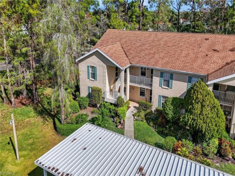 Kings Lake Naples Florida Condos for Sale