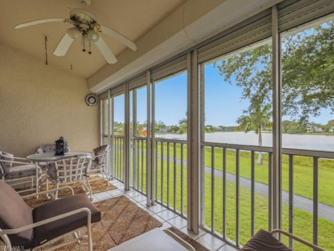 Kings Lake Naples Florida Condos for Sale