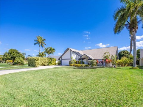 Kings Lake Naples Florida Homes for Sale