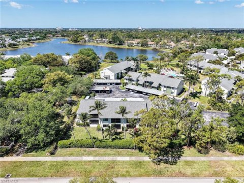 Kings Lake Naples Florida Real Estate
