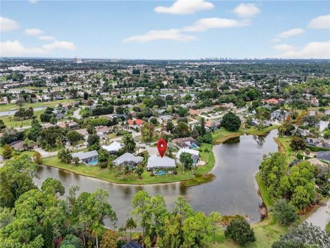 Kings Lake Naples Florida Real Estate