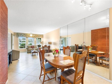 Kings Lake Naples Real Estate