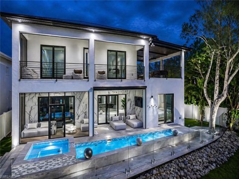Lake Kelly Naples Real Estate