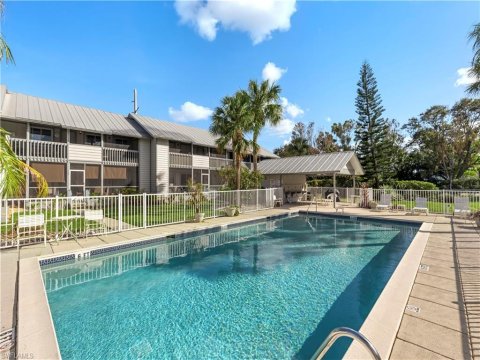 Lake Park Naples Real Estate