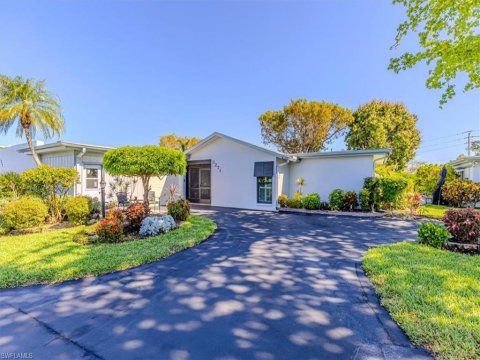 Lakewood Naples Florida Condos for Sale