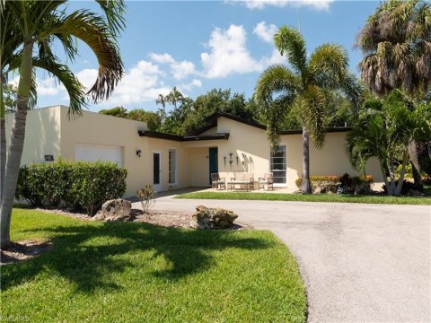 Lakewood Naples Florida Condos for Sale