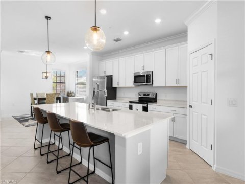 Lamorada Real Estate