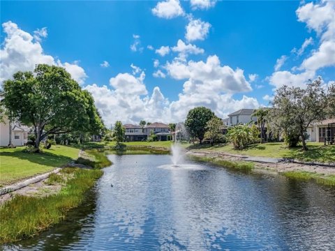 Laurel Lakes Real Estate