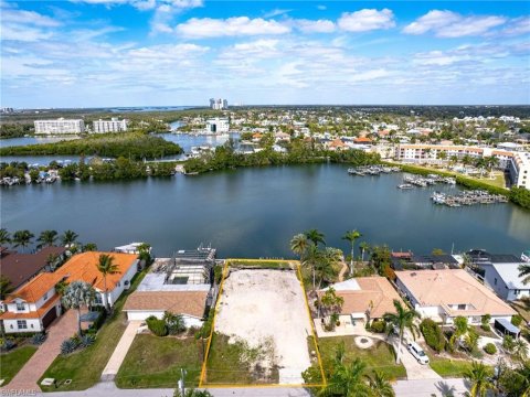 Little Hickory Shores Bonita Springs Real Estate