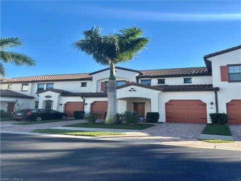 Livingston Lakes Naples Florida Condos for Sale