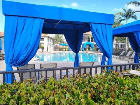 Livingston Lakes Naples Real Estate