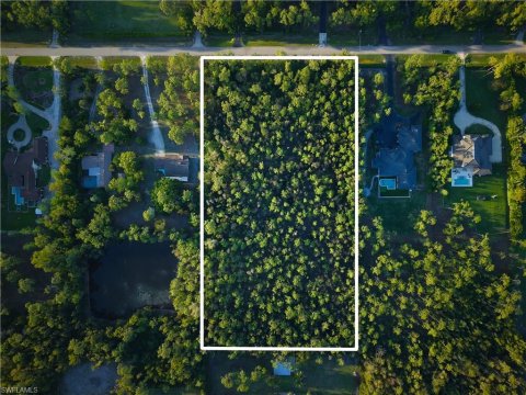 Livingston Woods Naples Real Estate