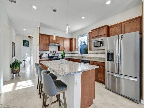 Manatee Cove Naples Florida Real Estate