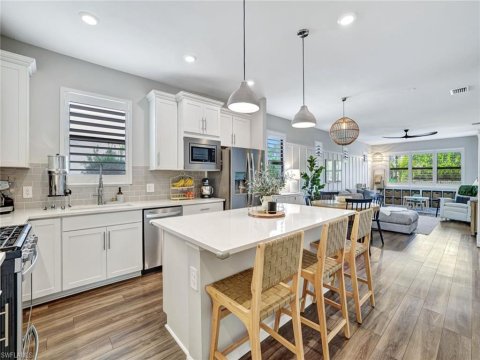 Manatee Cove Real Estate