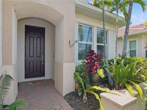 Manchester Square Naples Florida Real Estate