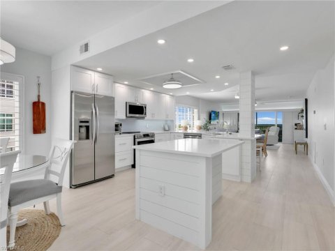 Marina Bay Club Naples Real Estate