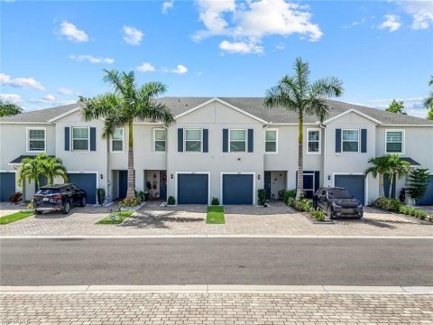 Meadowood Naples Real Estate