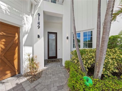 Mercato Naples Real Estate