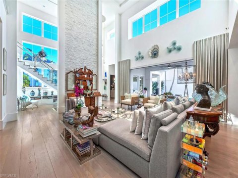 Mercato Naples Real Estate