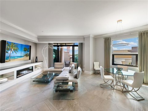 Mercato Naples Real Estate
