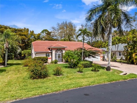 Moon Lake Naples Real Estate