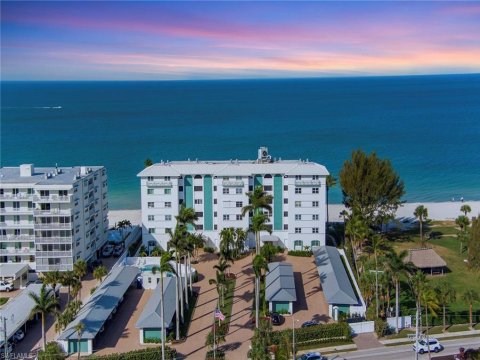 Moorings Naples Florida Condos for Sale