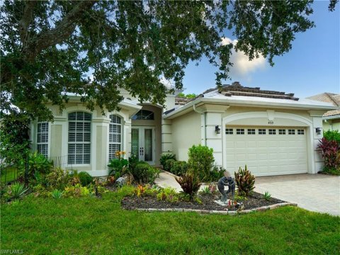 Naples Lakes Country Club Real Estate