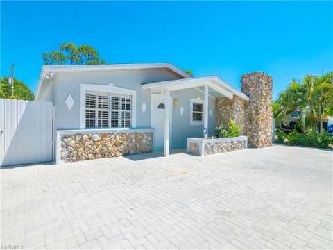 Naples Manor Real Estate