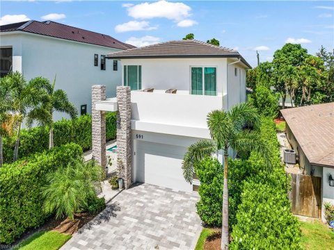 Naples Park Real Estate