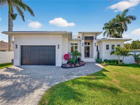 Naples Park Real Estate