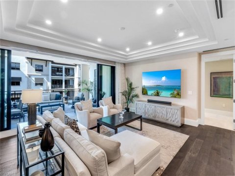 Naples Square Real Estate