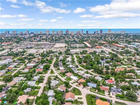 Naples Twin Lakes Naples Real Estate