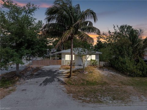 Naples Villas Real Estate