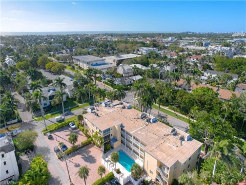 Olde Naples Naples Florida Condos for Sale