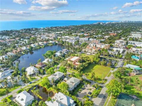 Olde Naples Naples Florida Condos for Sale