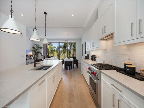 Olde Naples Real Estate