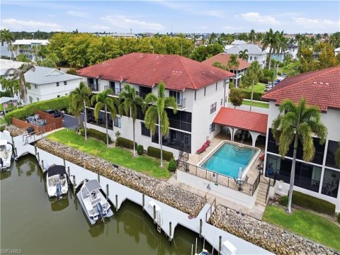 Oyster Bay Naples Florida Condos for Sale