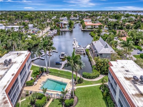 Oyster Bay Naples Real Estate