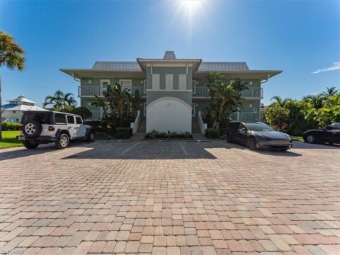 Oyster Bay Naples Real Estate