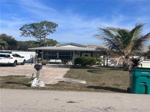 Palm Springs Village Naples Real Estate