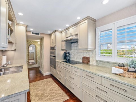 Park Shore Real Estate