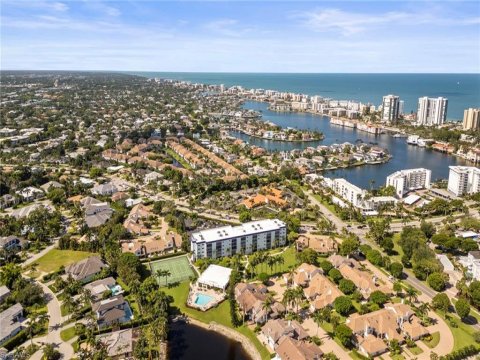Park Shore Real Estate
